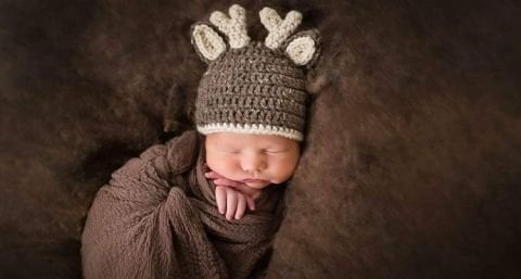 Amigurimi Örgü Tulum ve Geyik Şapka Çekim Kostümü